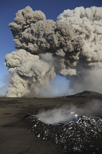 自然灾害火山喷发摄影插图