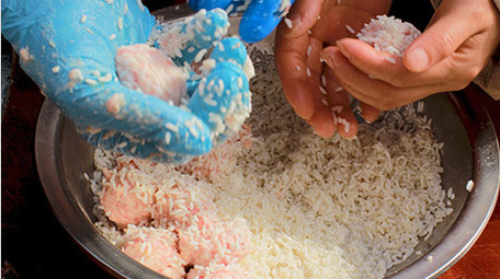 餐饮厨师手工制作蒸糯米圆子丸子美食实拍