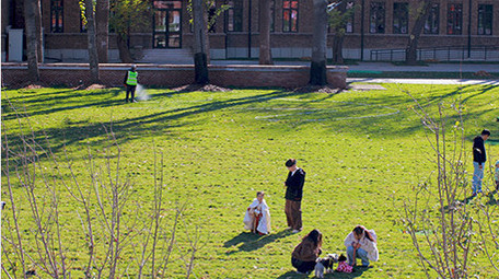 人文休闲生活亲子朋友散步玩耍公园喷泉实拍