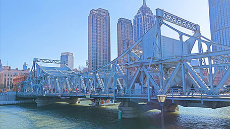 天津旅游热门打卡海河游船实拍