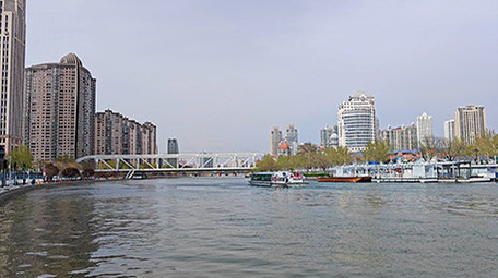 天津旅游热门打卡海河游船实拍