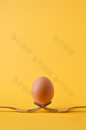 餐具叉子鸡蛋摄影图