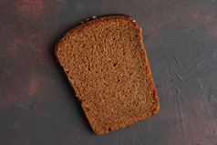 红糖全麦面包摄影图