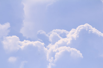 蓝色碧蓝天空下的白云摄影