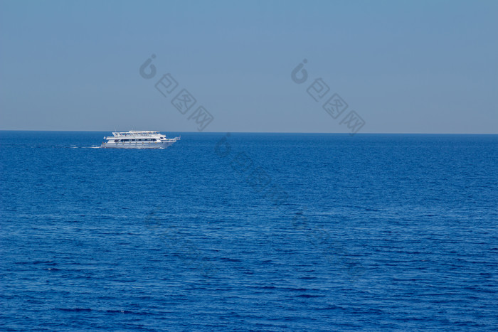 天空轮船海洋蓝色大海自然景观