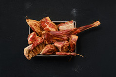 美食烟熏烤肉摄影图