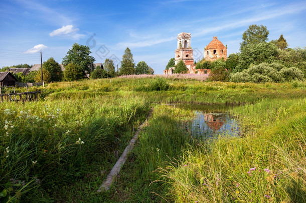 静静的小河与旧传统俄罗斯风景画 