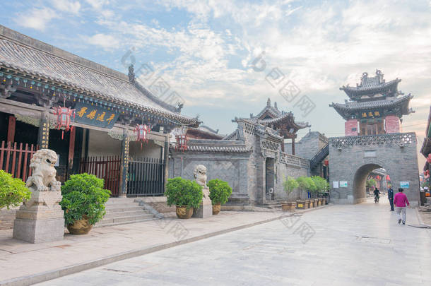 山西，中国-2015 年 9 月 8 日︰ <strong>早上</strong>视图的古代城市的坪 Yao(Unesco World Heritage site)。山西省平遥县著名的历史古迹.