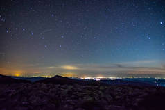 月夜在山