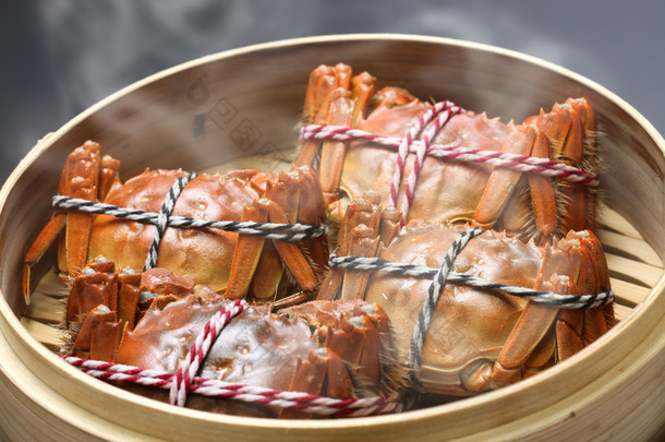 蒸上海大闸蟹，中餐