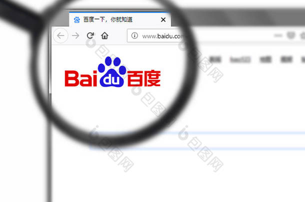 俄罗斯新西伯利亚 - 2019年6月15日 - 百度公司网站主页插图编辑。百度<strong>公司标志</strong>在显示屏上可见