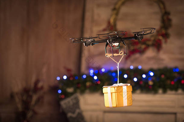 Hexacopter 无人机飞行与礼品盒  