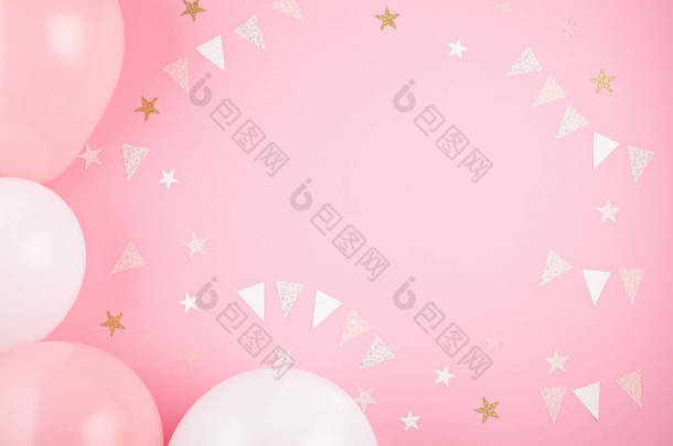 女孩党配件在粉红色背景。邀请, 生日, 单身派对, 婴儿沐浴概念