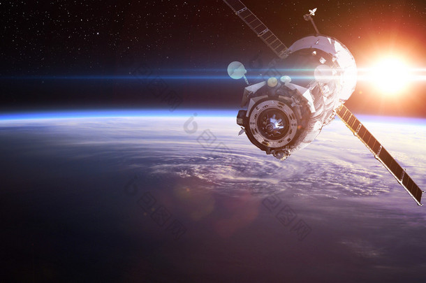 宇宙飞船发射进入太空。美国航天局提供的这一图像的要素.