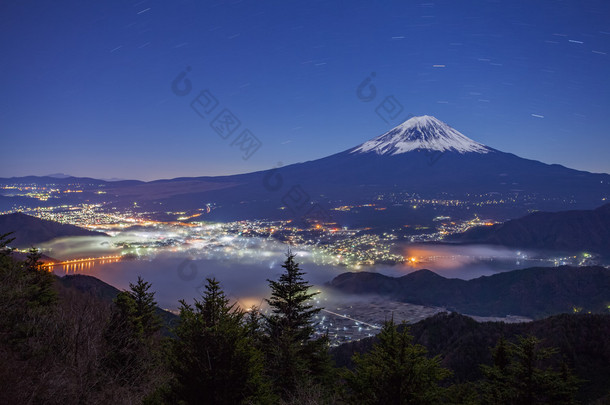 富士山和河口湖湖 