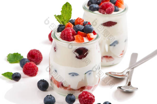 酸奶的浆果的甜点 