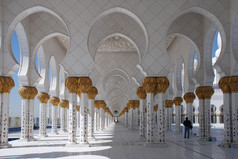 人行道谢赫 · 扎耶德清真寺