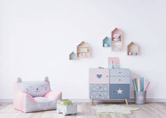时髦的斯堪的纳维亚新生婴儿房和玩具。现代室内装饰，背景墙空旷，木地板和彩绘，3D渲染，3D插图