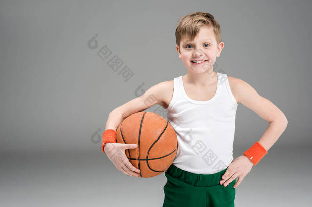 积极的男孩，篮球球