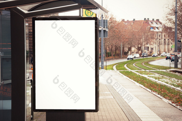 广告牌，在巴士站的旗帜，空、 白