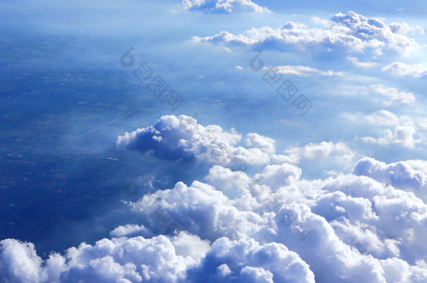 云在天空从平面视图