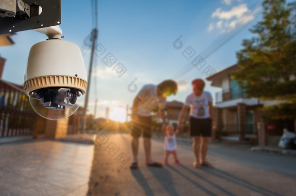 闭路电视摄像机操作与家族背景中的村庄