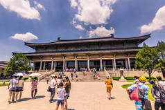 西安，中国-2014 年 7 月 24 日︰ 名人著名陕西博物馆