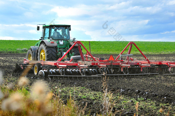 在处理时，土地的耕种农业工作