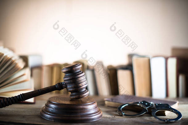 法律和正义的主题。法木槌律师、 司法概念、 法律制度，法官的悍马