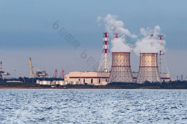 冷却塔, 在岸上的核电站。生态、排放、全球变暖