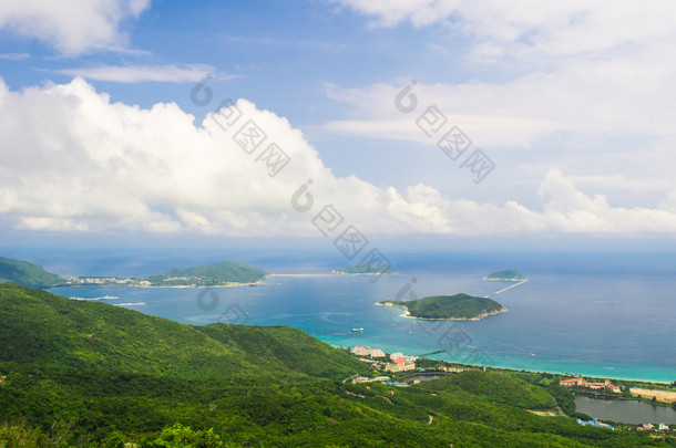 三亚亚龙湾，从山的视图