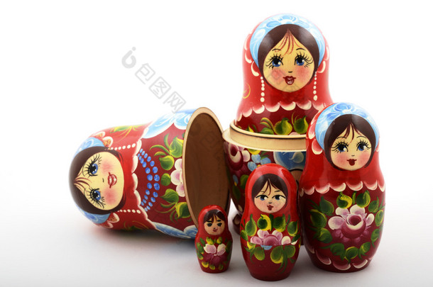 五个传统俄罗斯套娃