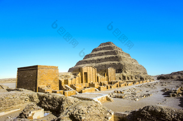乔塞尔在塞加拉墓地，<strong>埃及</strong>金字塔。教科文组织世界