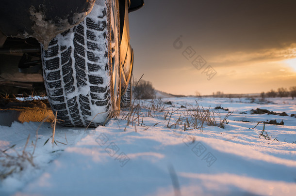 冬季轮胎中雪