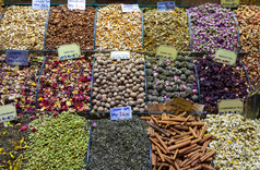 茶、 上埃及的香料和在伊斯坦布尔义卖。土耳其