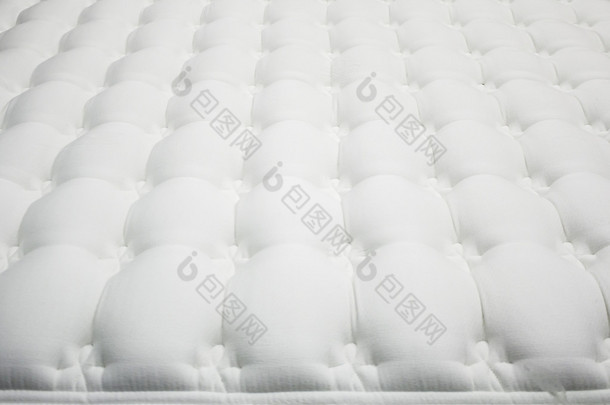 白色床垫
