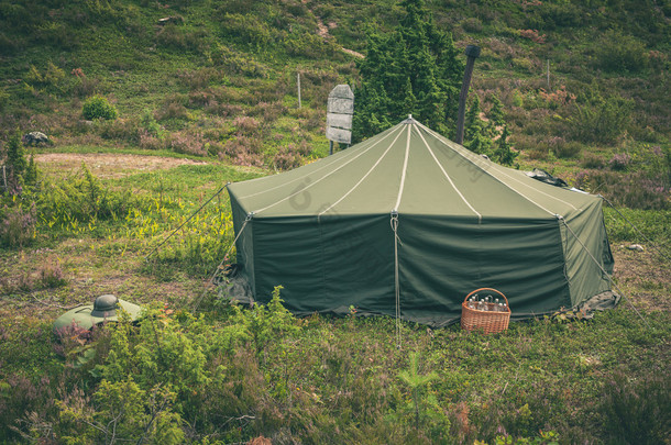 绿色的军用帐篷