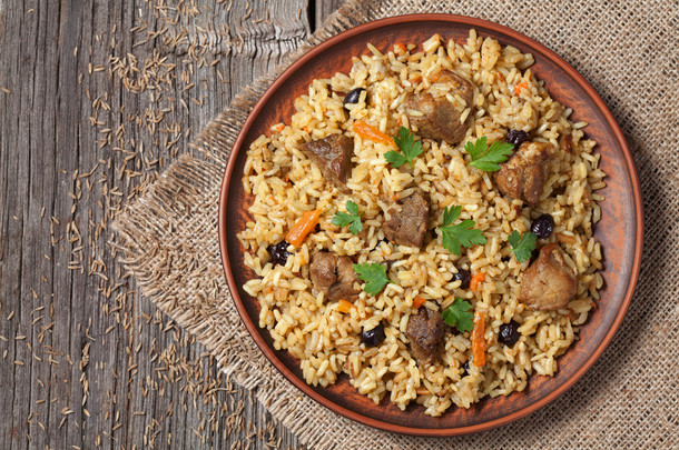 阿拉伯国家<strong>大米</strong>食品叫做抓饭炒炒的肉、 洋葱、 胡萝卜、 大蒜