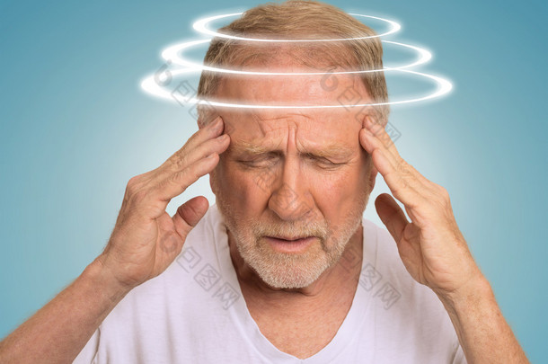 爆头老人患有头晕眩晕老人健康老年人健康