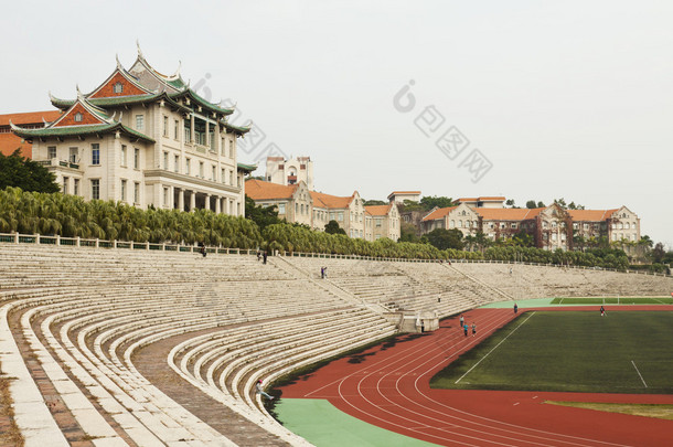 在<strong>中国</strong>，其运行轨道与厦门大学.