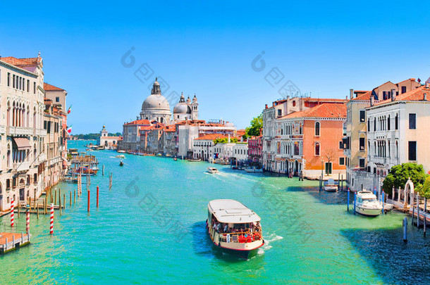 在威尼斯，意大利著名大运河的<strong>全景</strong>视图