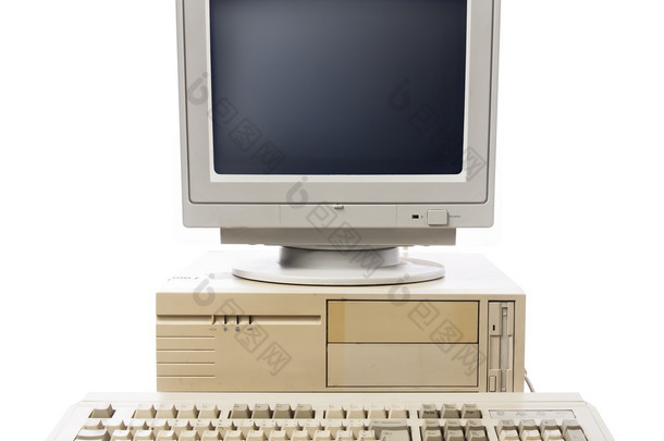 旧计算机键盘 cpu 和显示器在白色隔离