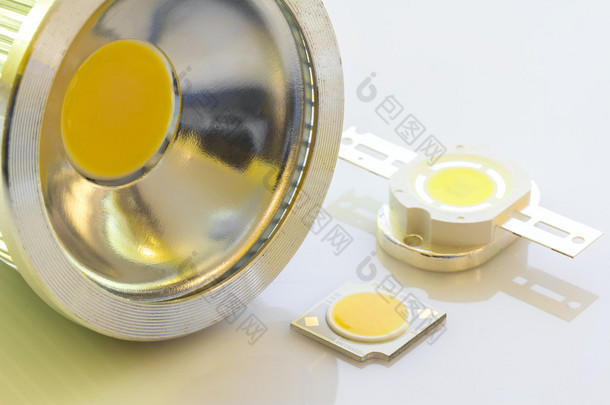 led gu10 灯泡与冷却和两个大型贴片芯片