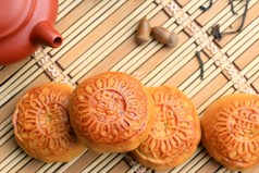 中秋月饼和热茶-中国蛋糕