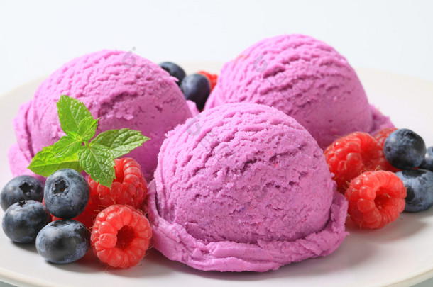 莓果水果冰淇淋