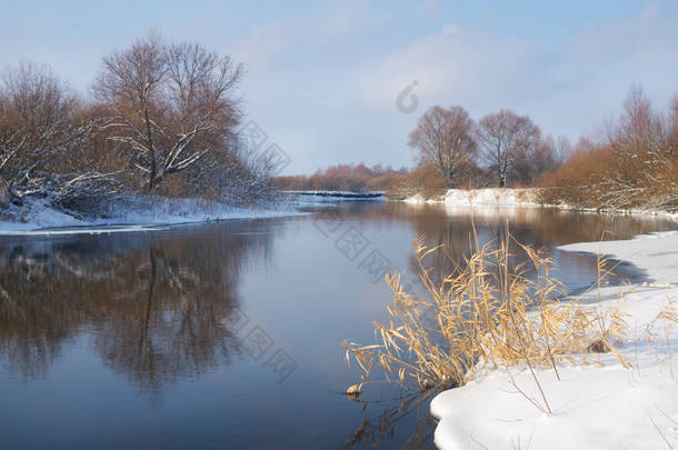 冬天河风景