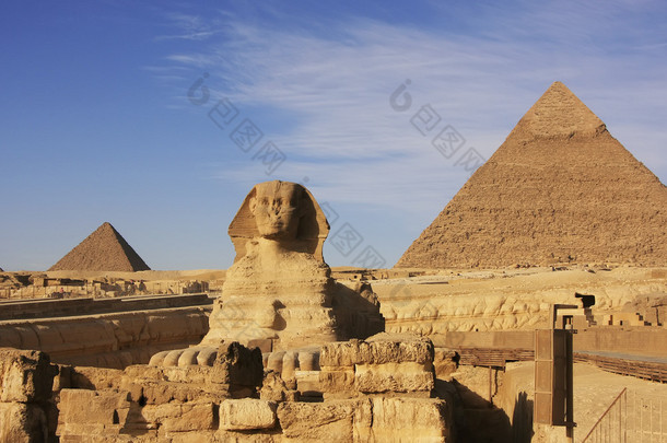 狮身人面像和胡夫，开罗，埃及的金字塔