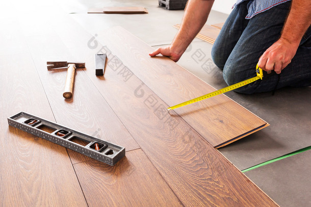 新木地板安装