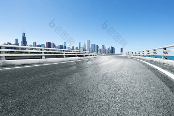 现代城市芝加哥的沥青高速公路