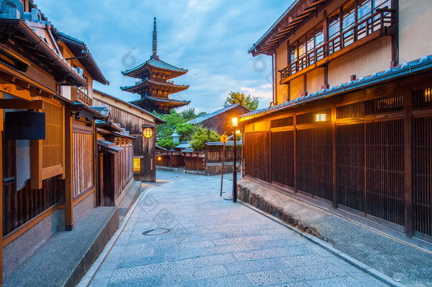 日本的宝塔和老房子